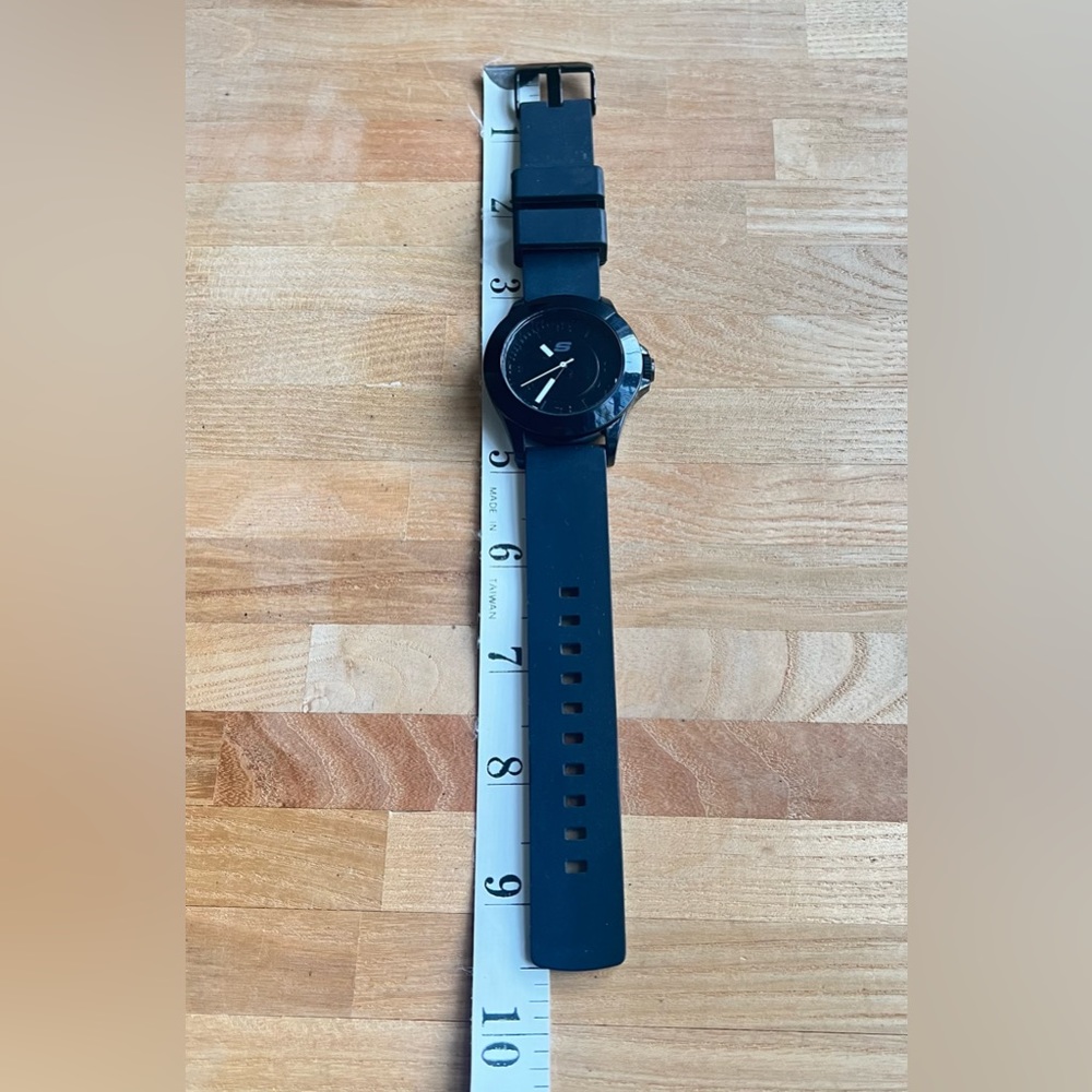Sketchers ladies rosencrans minimalist black dial black sporty watch NEW BATTERY - Picture 7 of 8
